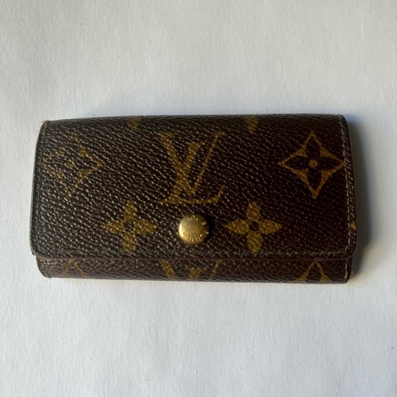 Louis Vuitton Handbags - Louis VUITTON MONOGRAM KEY CASE/HOLDER